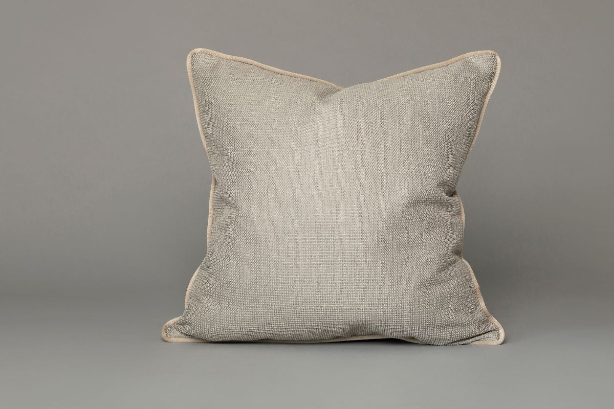 Decorative pillow Plume Platinum