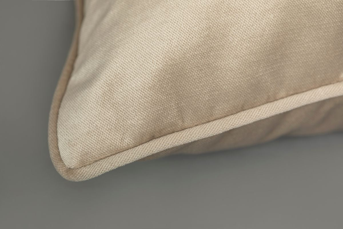 Decorative pillow Plume Platinum