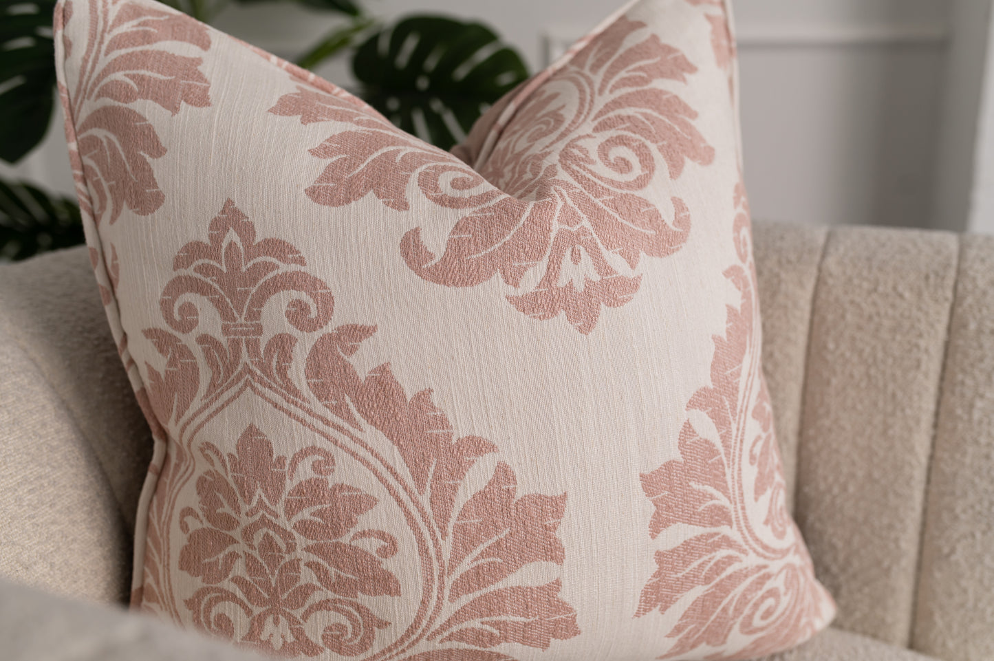Decorative pillow Elegante Pink Rose