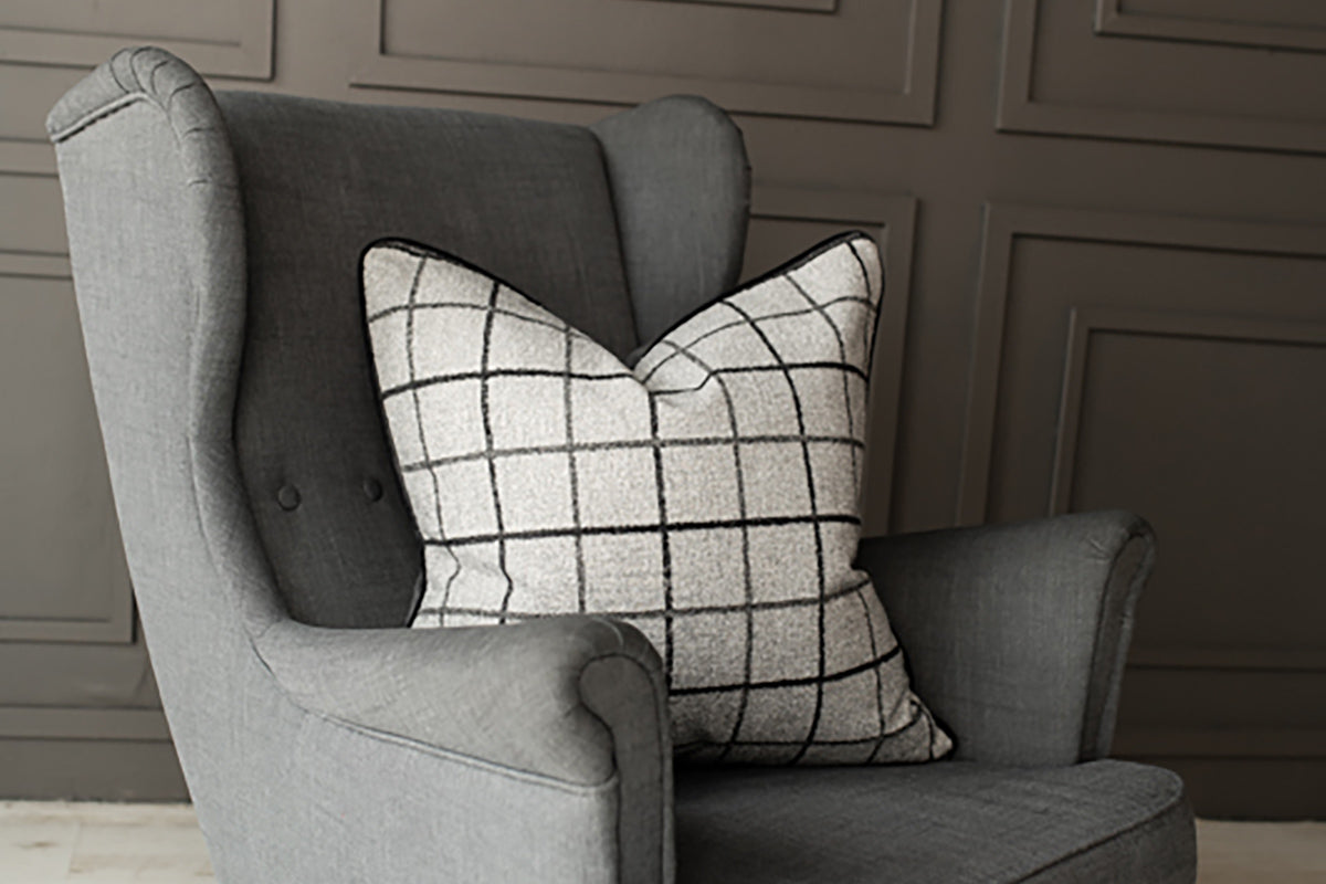 Decorative pillow Bisous Grey