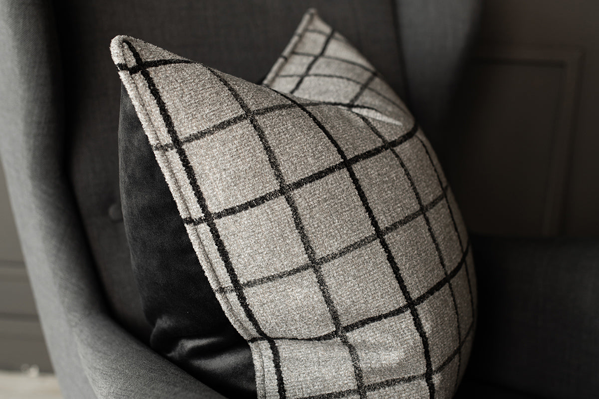 Decorative pillow Bisous Grey
